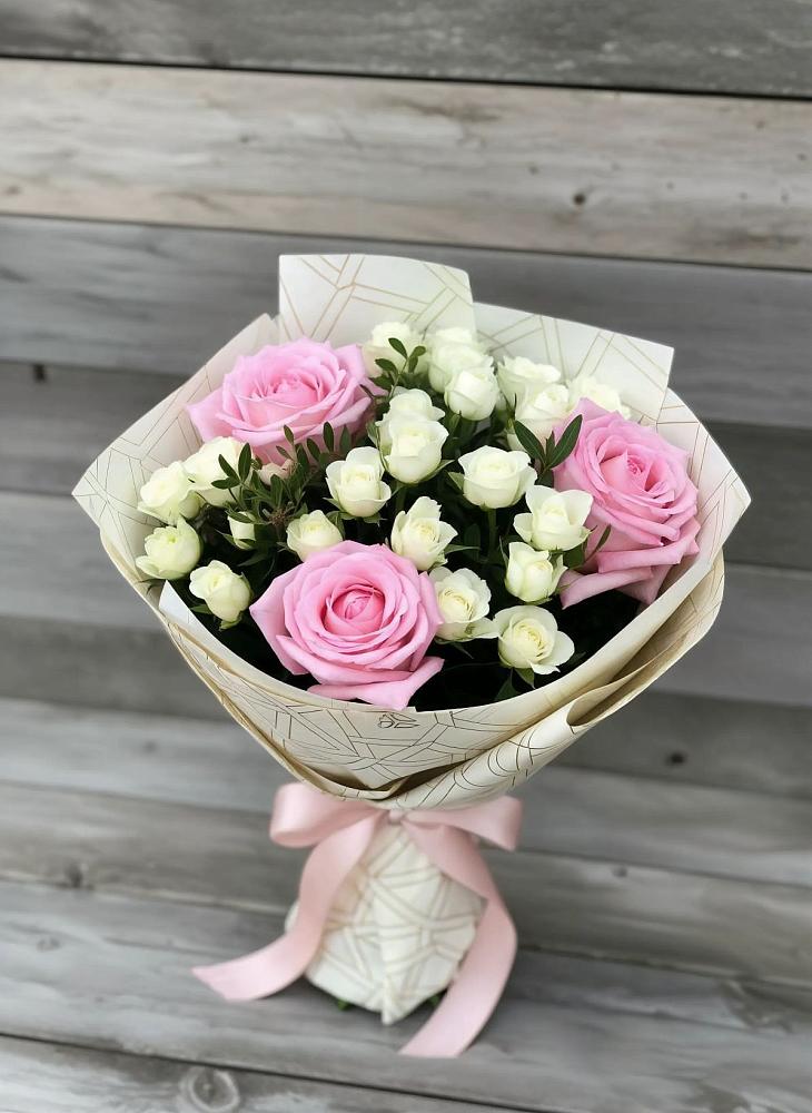 Букет цветов из: Розы в Чернь