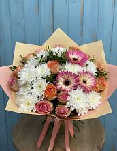 Букет цветов из:  Розы, Герберы и Хризантемы в Чернь