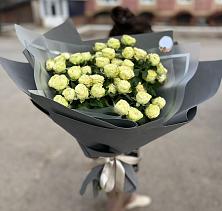 Букет Белые кустовые розы Солинеро в Чернь