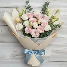 Букет цветов из:  Лизиантусы в Чернь