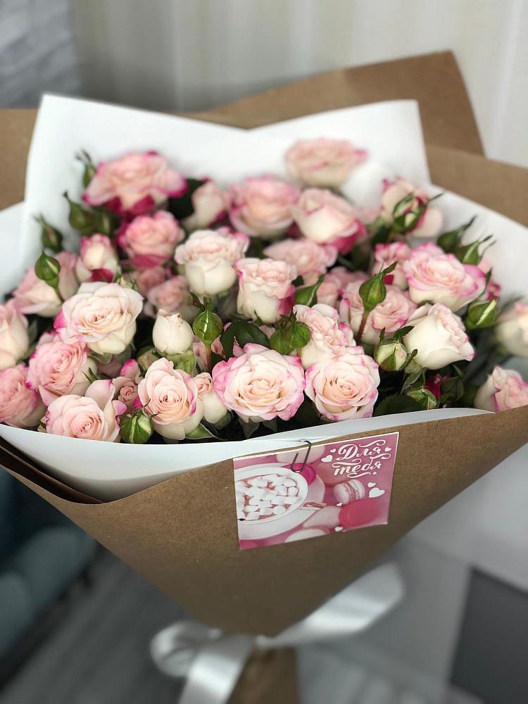 Букет цветов из: Розы в Чернь