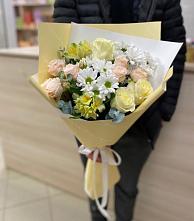Букет цветов из:  Альстромерии, Розы и Хризантемы в Чернь