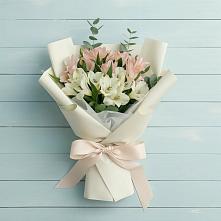 Букет цветов из:  Альстромерии в Чернь