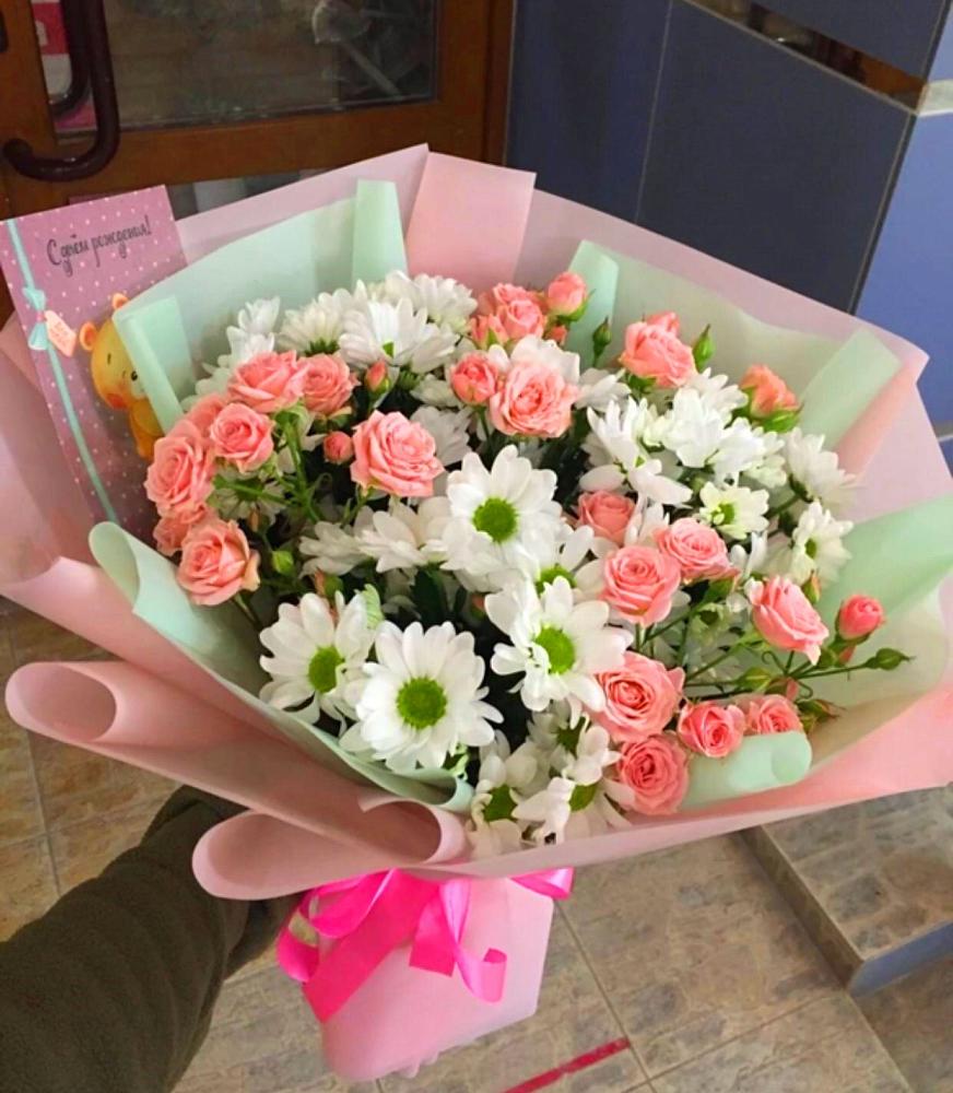 Букет цветов из: Розы и Хризантемы в Чернь