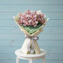 Букет цветов из:  Орхидеи и Розы в Чернь