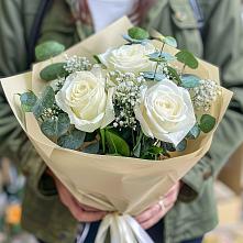 Букет цветов из:  Розы в Чернь
