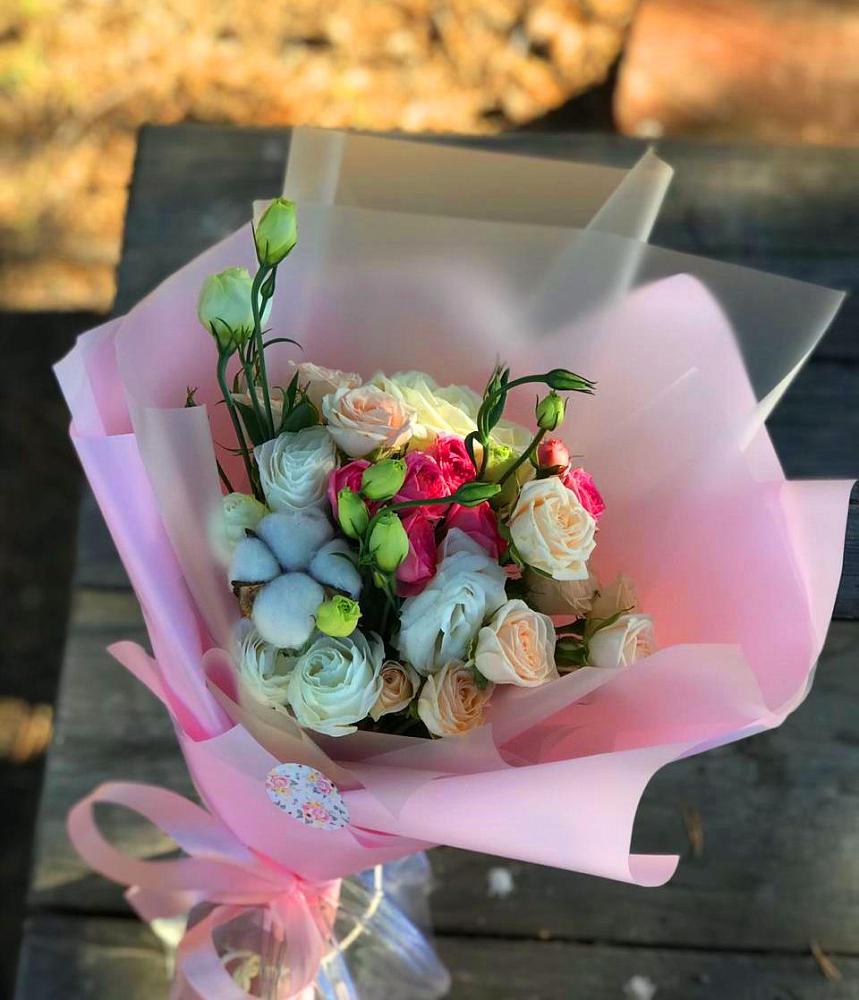 Букет цветов из: Розы и Лизиантусы в Чернь