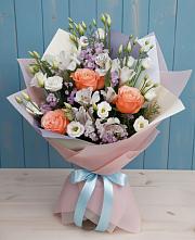 Букет цветов из:  Лизиантусы, Розы, Альстромерии и Гипсофила #REPLACE_PRED# Чернь