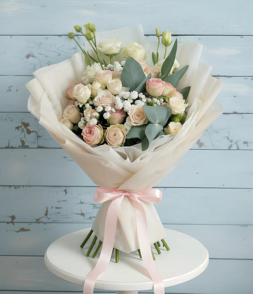 Букет цветов из: Розы и Лизиантусы в Чернь