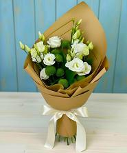 Букет цветов из:  Хризантемы и Лизиантусы в Чернь