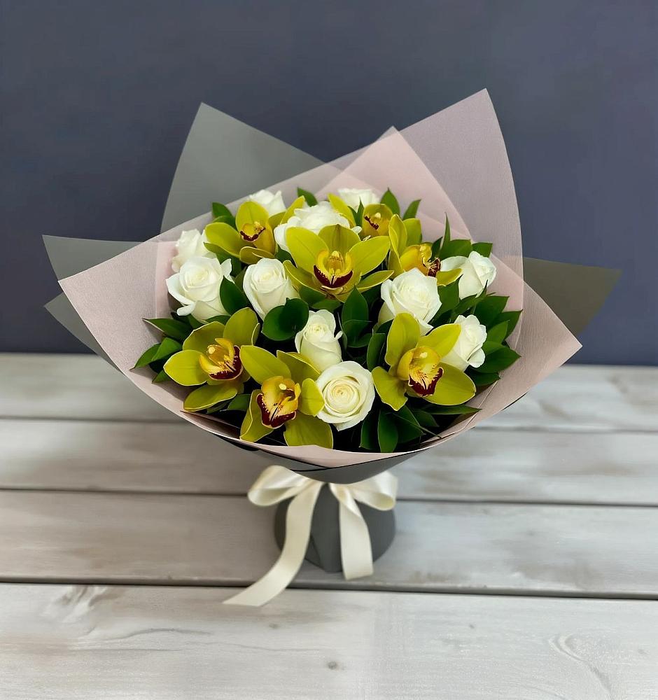 Букет цветов из: Орхидеи и Розы в Чернь