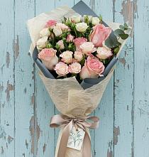 Букет цветов из:  Розы в Чернь