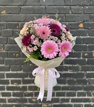 Букет цветов из:  Герберы и Хризантемы в Чернь