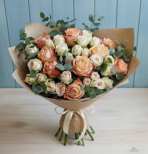 Букет цветов из:  Альстромерии и Розы в Чернь