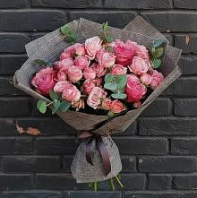 Букет цветов из:  Розы в Чернь