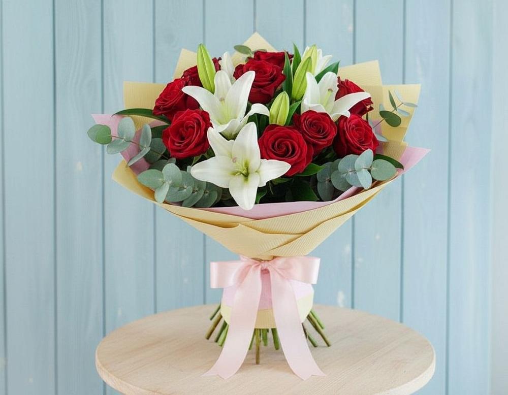 Букет цветов из: Лилии и Розы в Чернь