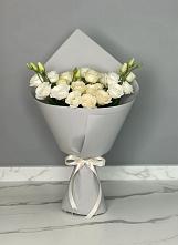 Букет цветов из:  Розы и Лизиантусы в Чернь